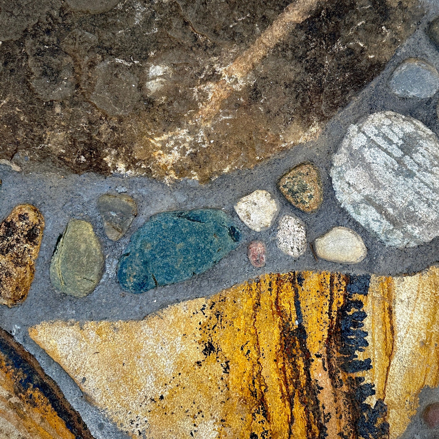 Close-up of Pennsylvania River Stone used for a river rock chimney