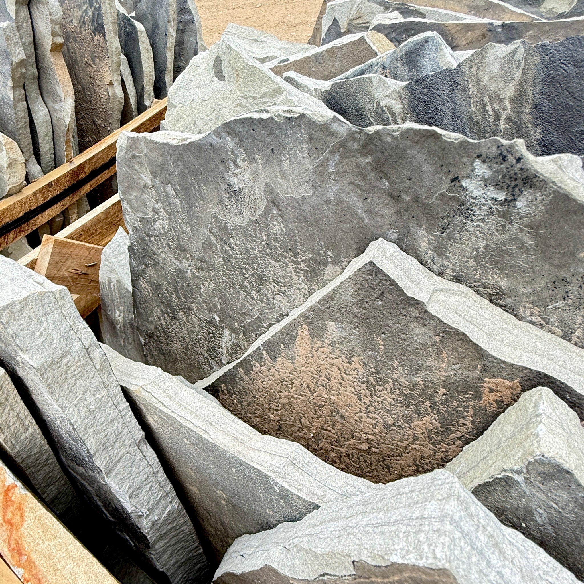 Brandy Flagstone Stand Up