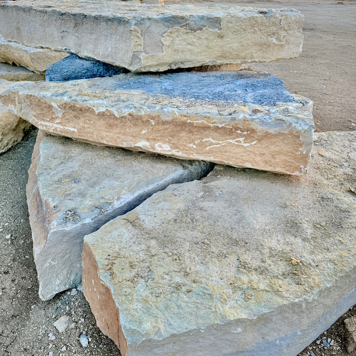 Flint Large Grotto - 2000 lb Pallet