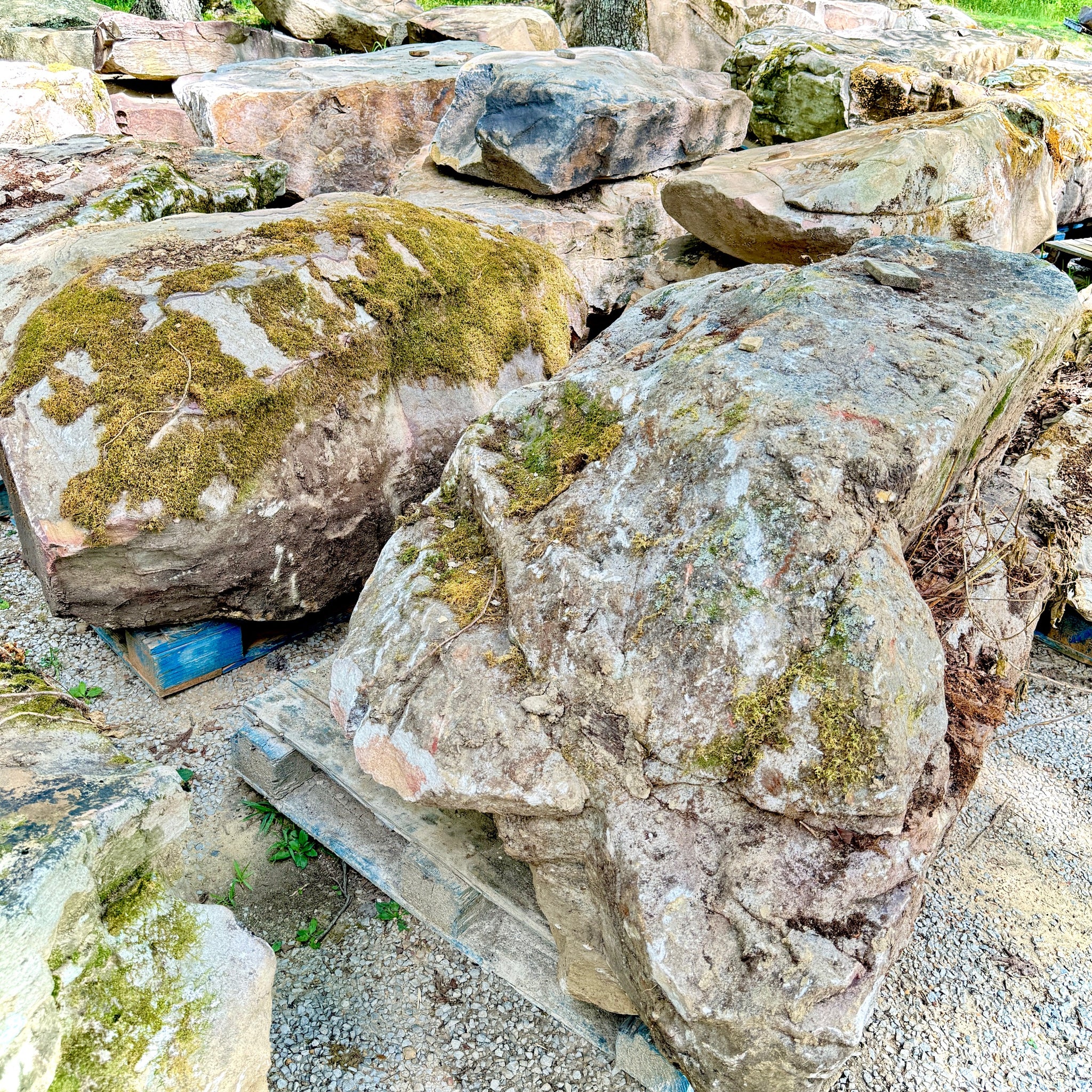 TN Fieldstone Boulder- 1 per pallet