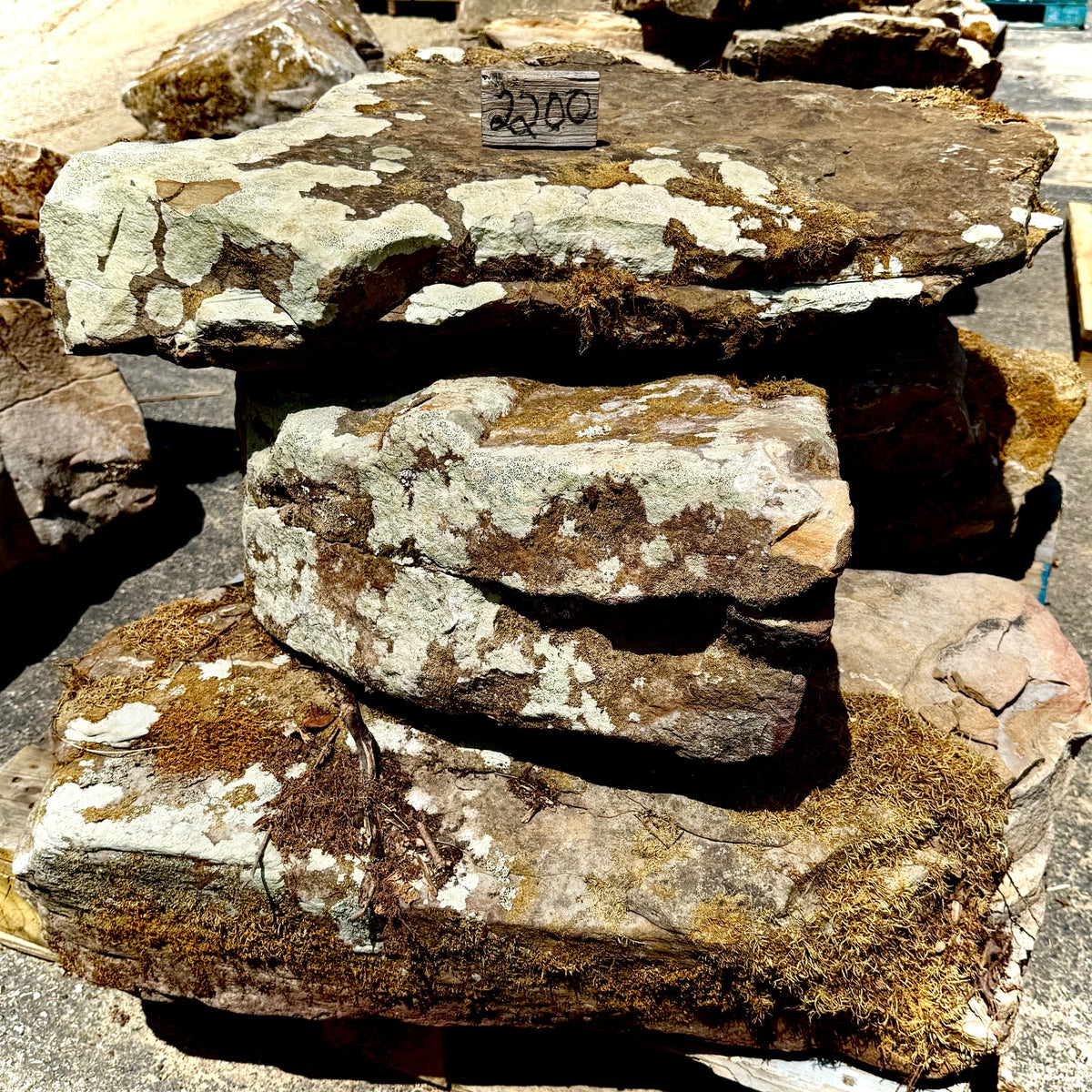Boulders and Bench Boulders – Tons Of Stone