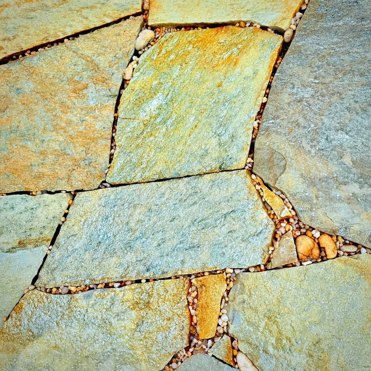 Close up of Palmetto Thin Flagstone installed.