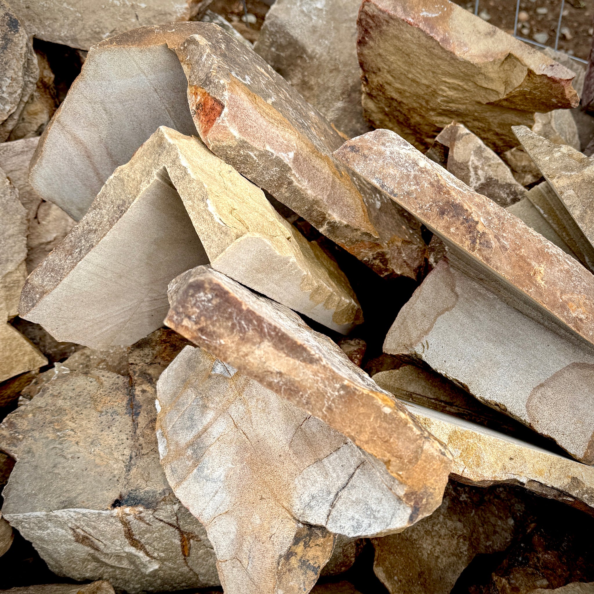 Fieldstone Sawed Random Corners