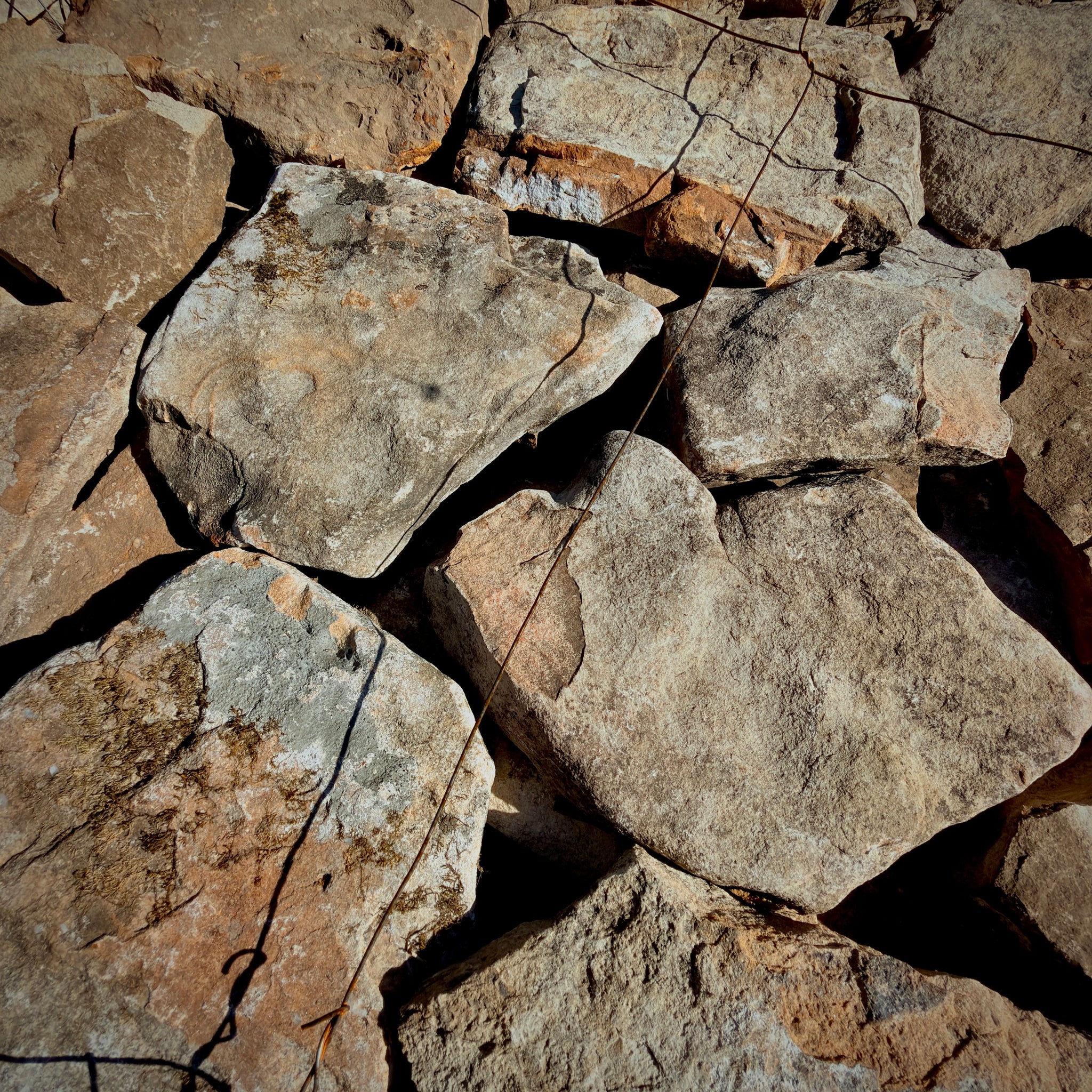 Fieldstone Sawed Random Flats