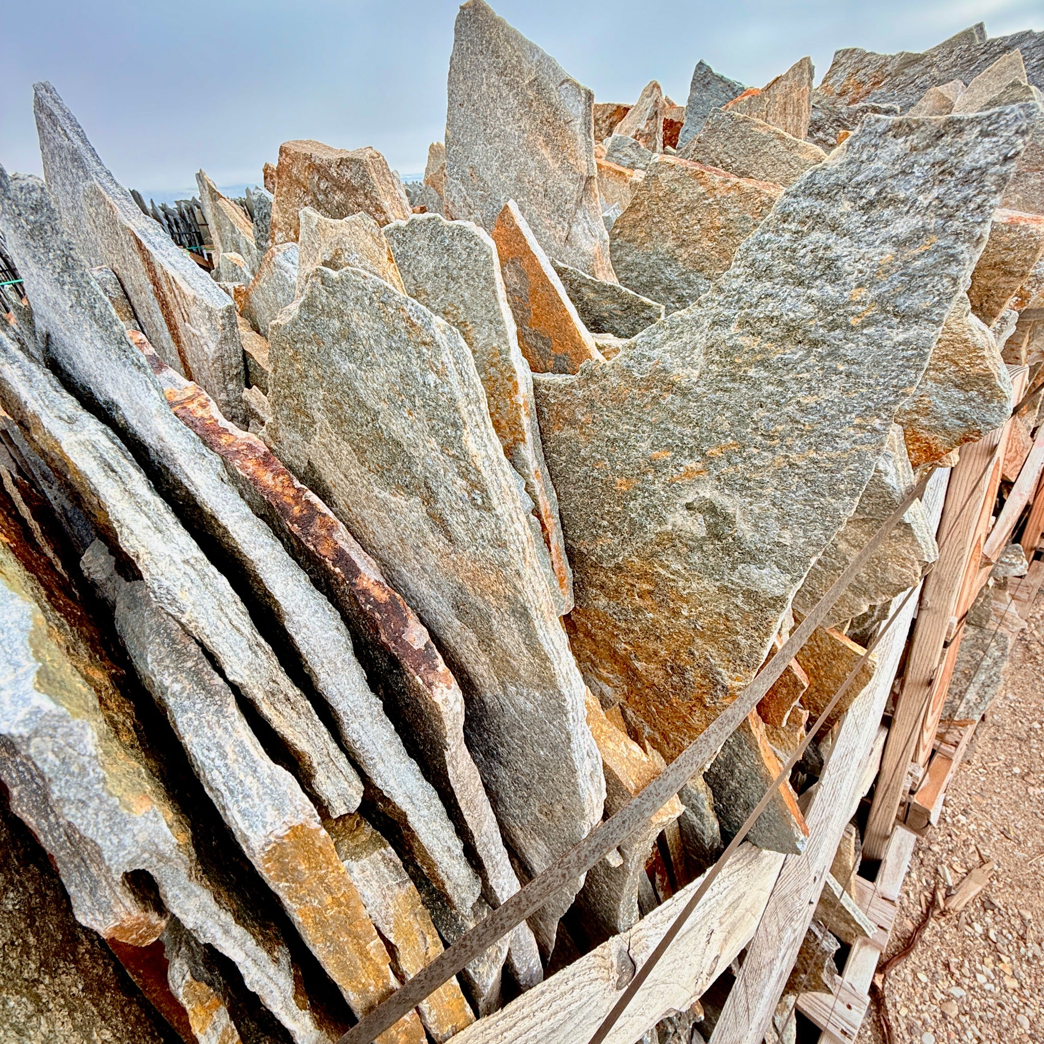 Sawtooth Thin Flagstone