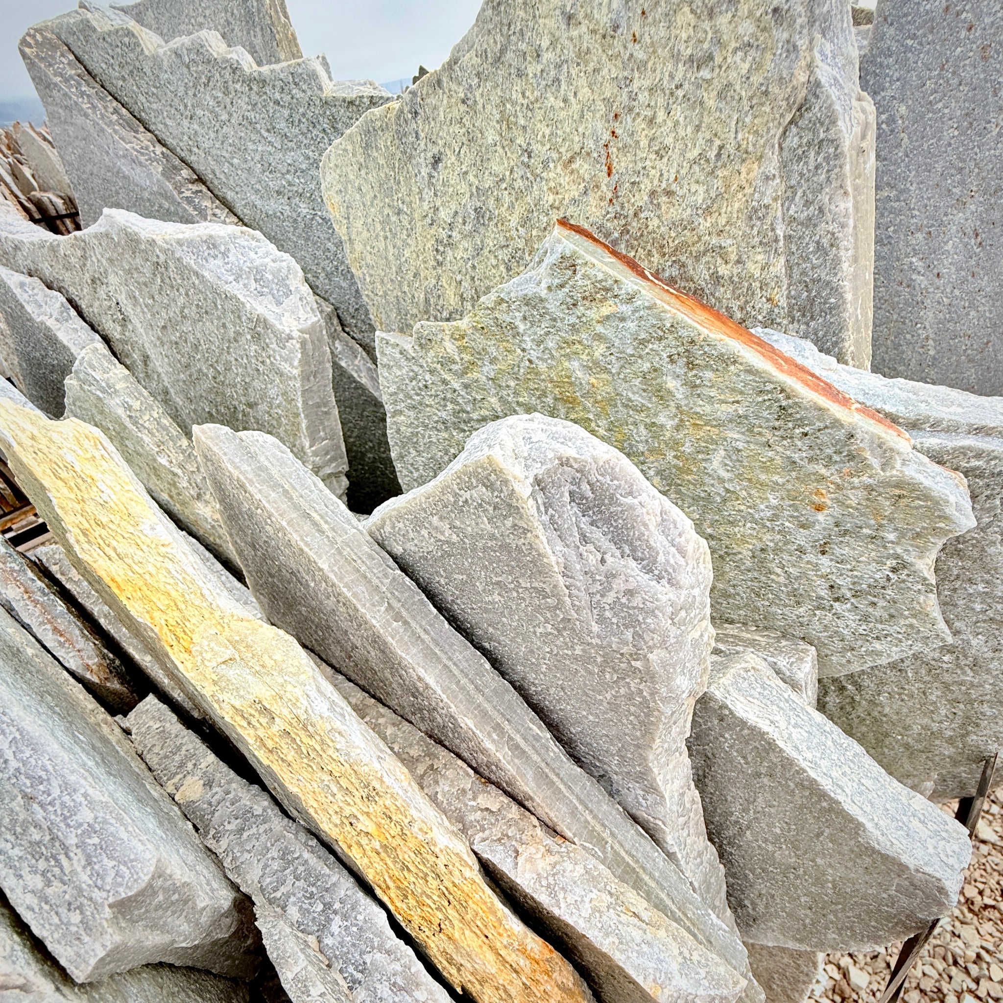 Silver Sparkle Thin Flagstone