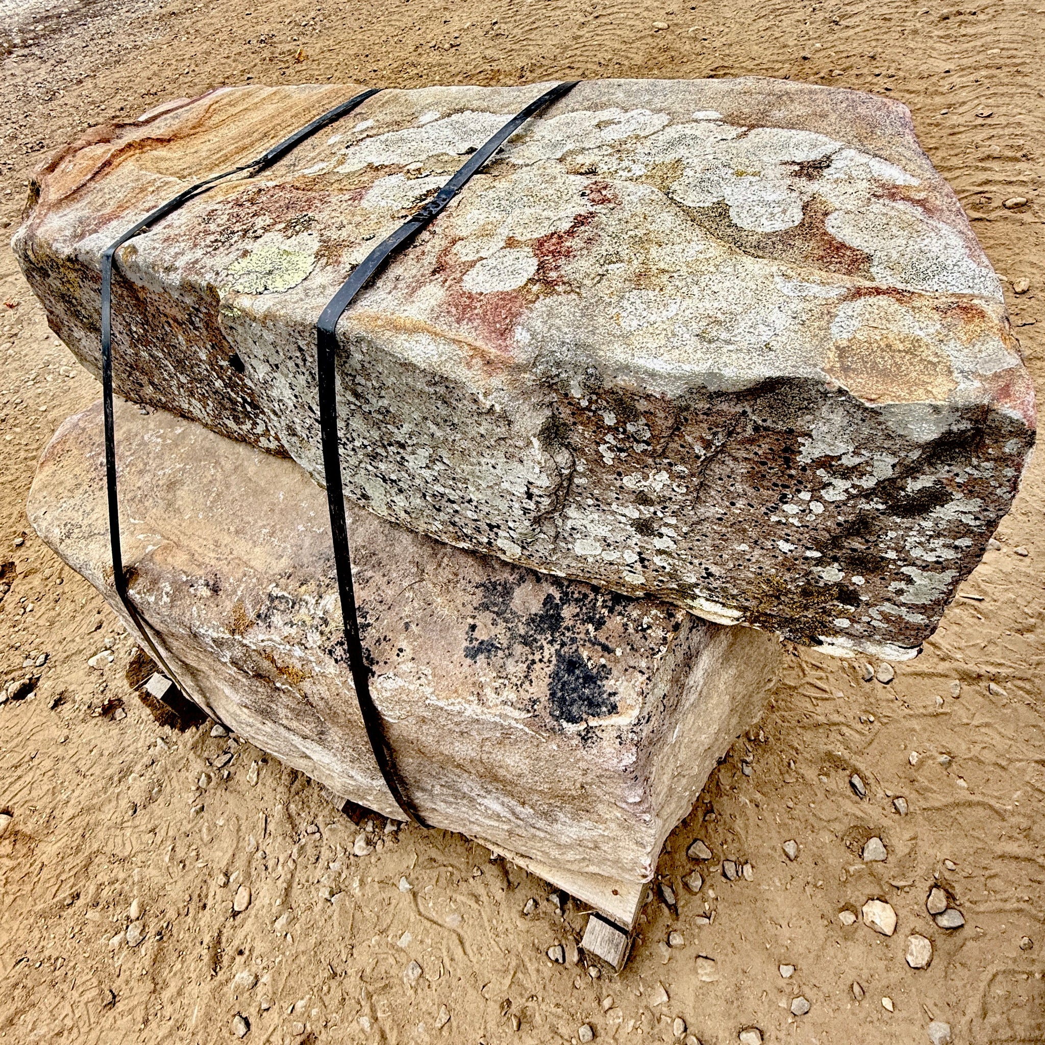 Stackable Fieldstone Boulder- 2-4 per pallet – Tons Of Stone