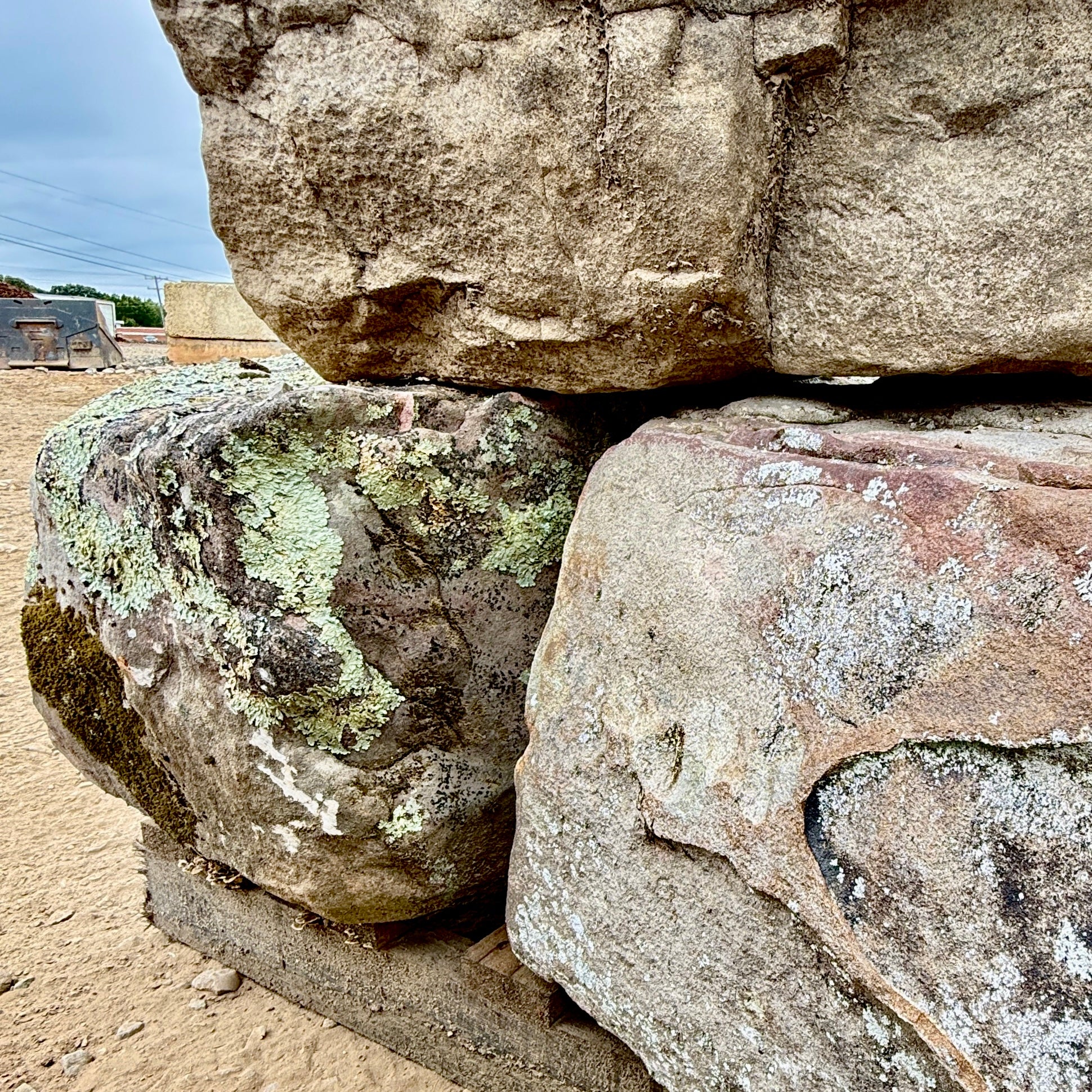 Stackable Fieldstone Boulder- 2-3 per pallet